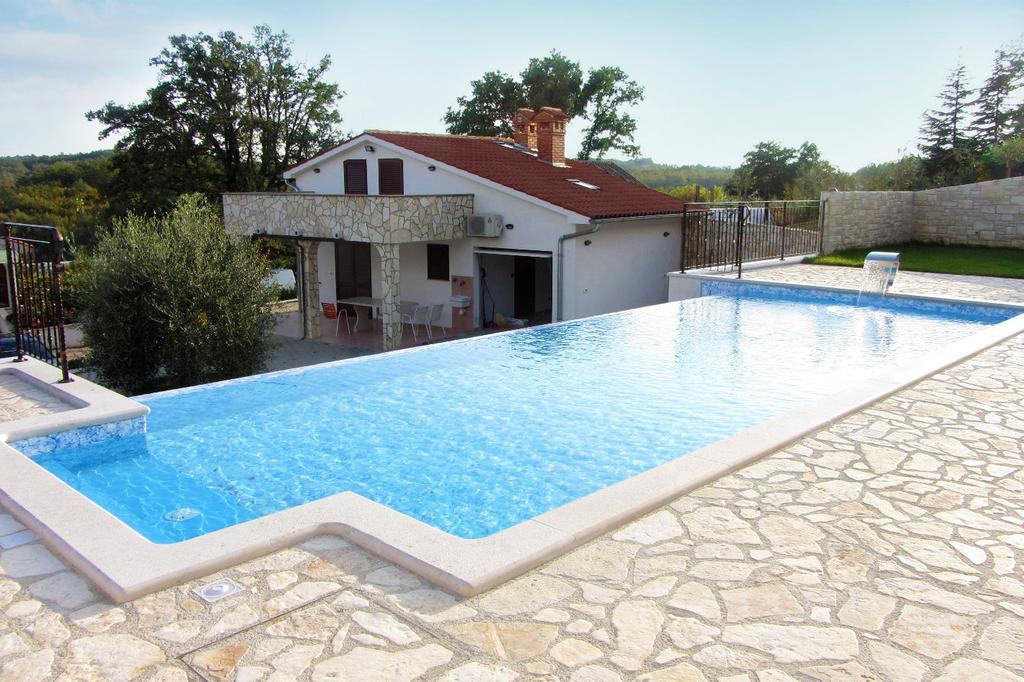 Villa Lara Karojba Стая снимка