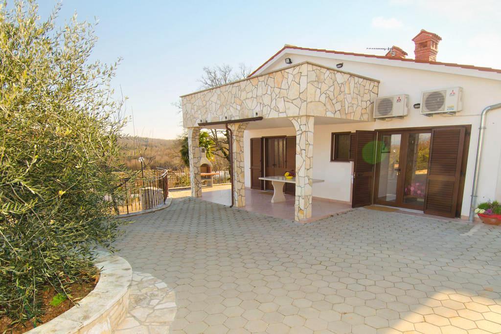 Villa Lara Karojba Стая снимка